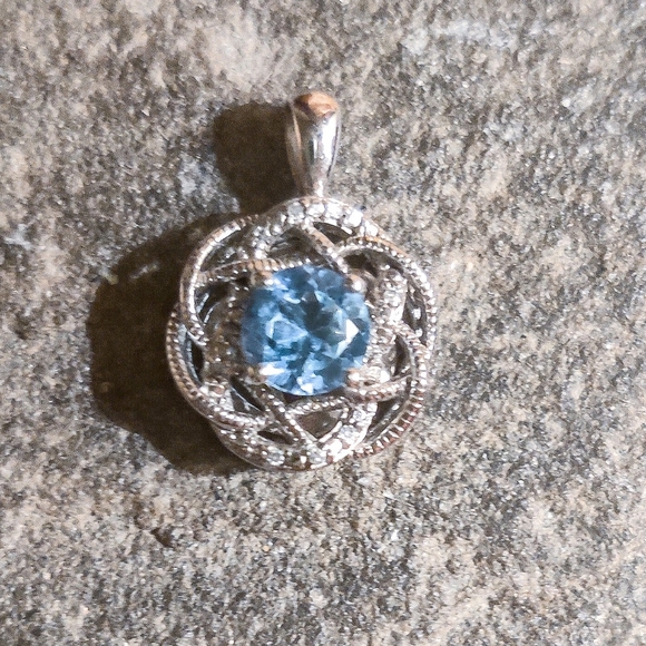 Sterling SilverPendant with Blue Topaz - Picture 2 of 6